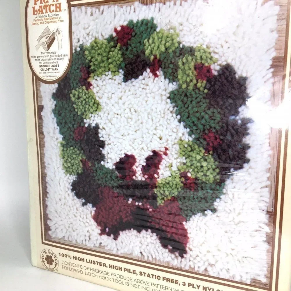 Vintage Christmas Wreath Rainbow  Latch Hook Kit Sealed New